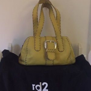 rd2 handbag in a cute yellow color